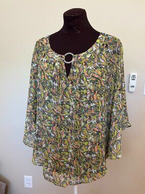 NY chiffon floral printed chiffon top sz 1X with built in shell lining